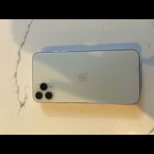 BATTERY: 97%|PHONE 11 PRO MAX SILVER| 256 GB|| DESBLOQUEADO |UNLOCKED.